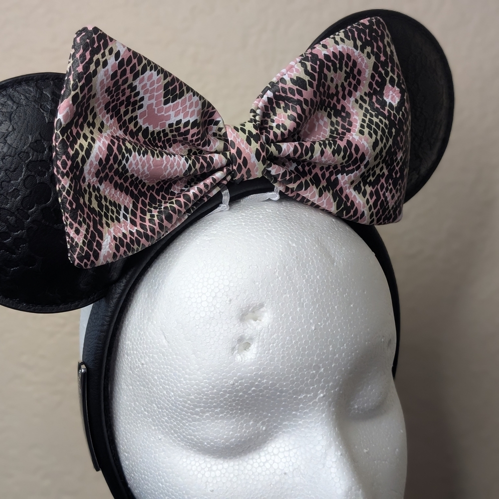 Disney x Loungefly Minnie Mouse Ears - Picture 2 of 7